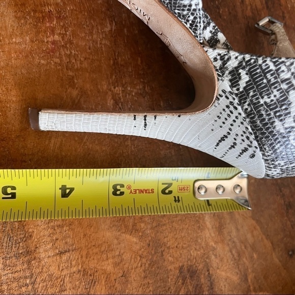 𝅺KORS by Michael kors snake print leather sandals size 91/2 - Picture 5 of 5